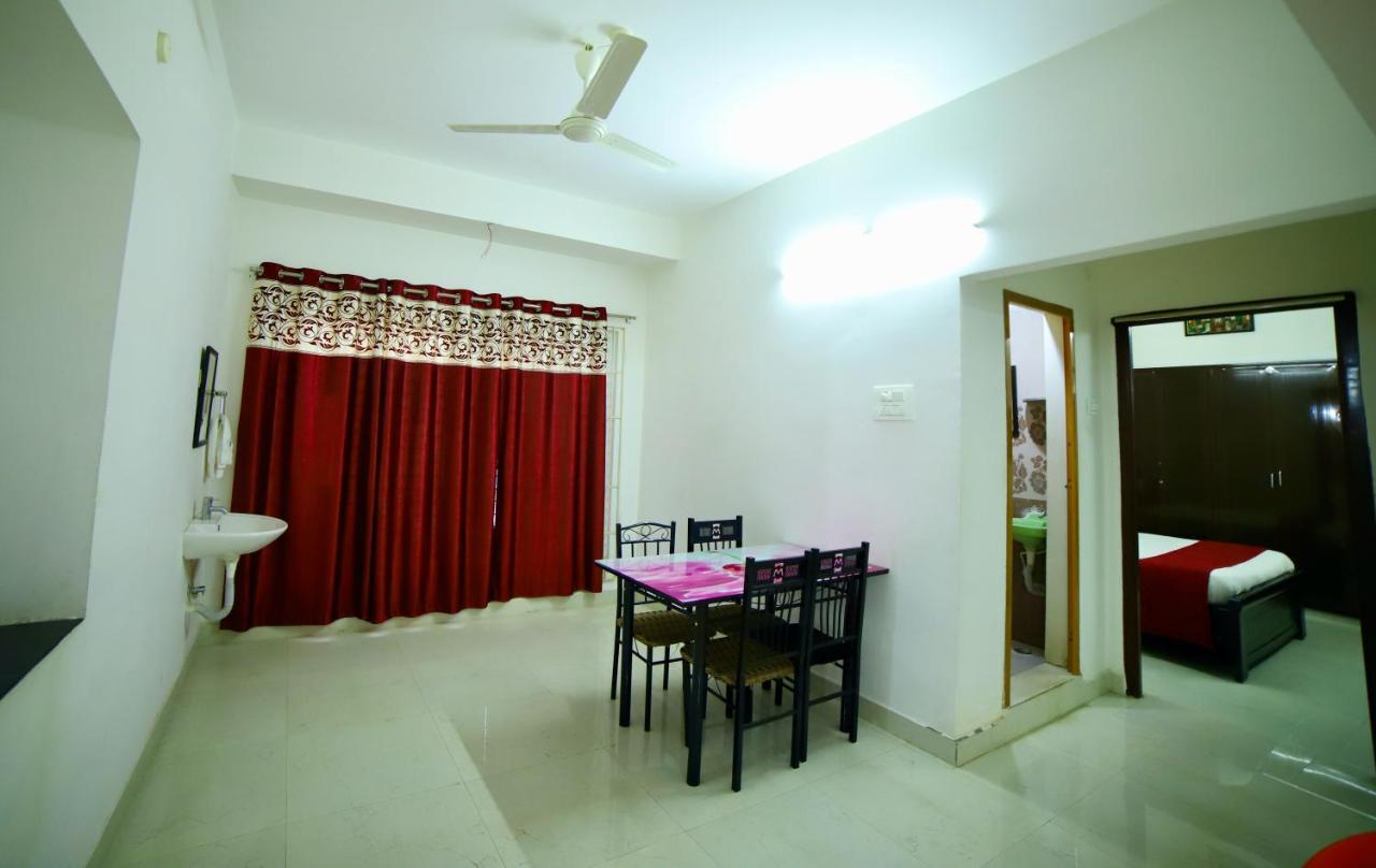 Truelife Homestays - Alamelu Avenue - Fully Furnished Ac 2Bhk Apartments In Tirupati - Walkable To Restaurants & Super Market - Fast Wifi - Kitchen - Easy Access To Airport, Railway Station, Sri Padmavathi & Tirumala Temple エクステリア 写真