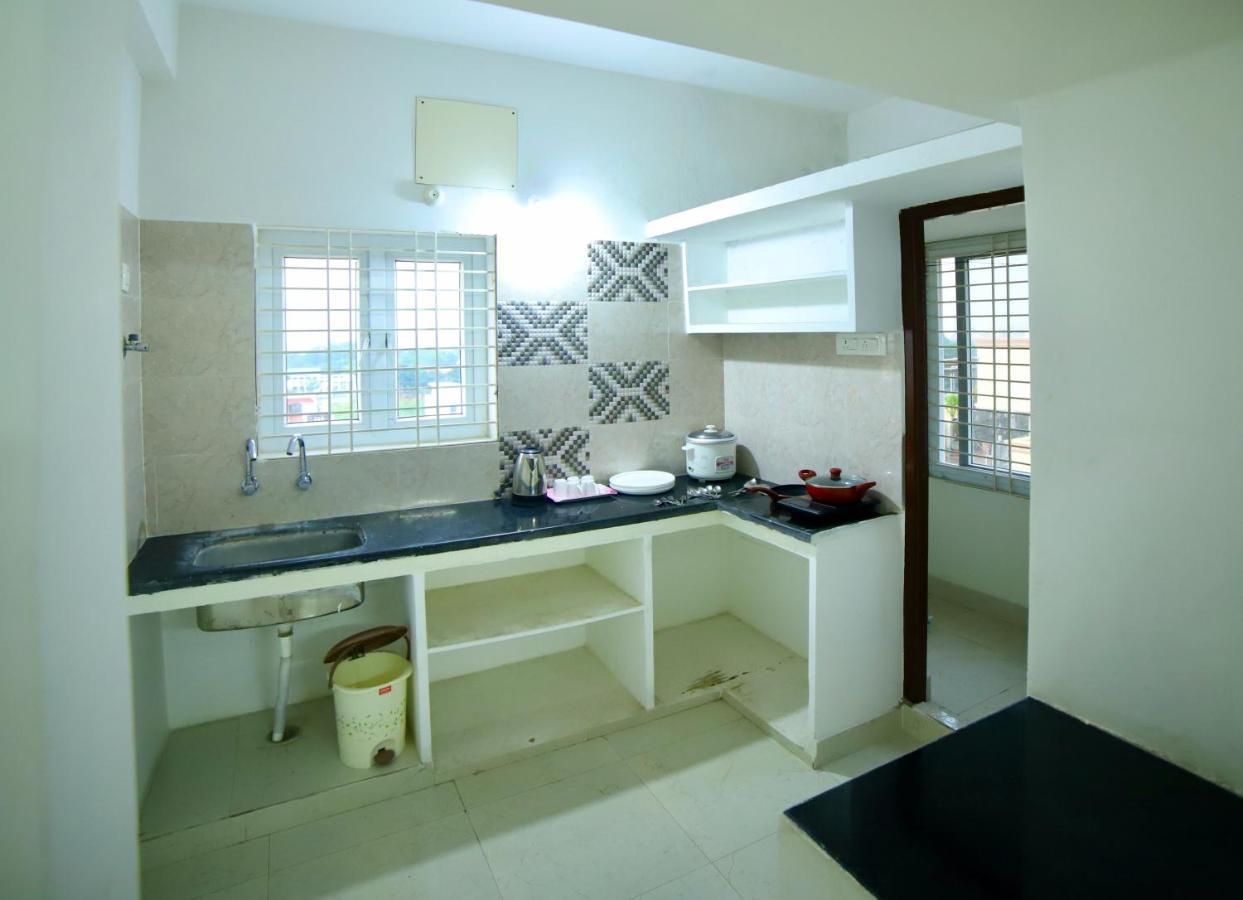 Truelife Homestays - Alamelu Avenue - Fully Furnished Ac 2Bhk Apartments In Tirupati - Walkable To Restaurants & Super Market - Fast Wifi - Kitchen - Easy Access To Airport, Railway Station, Sri Padmavathi & Tirumala Temple エクステリア 写真