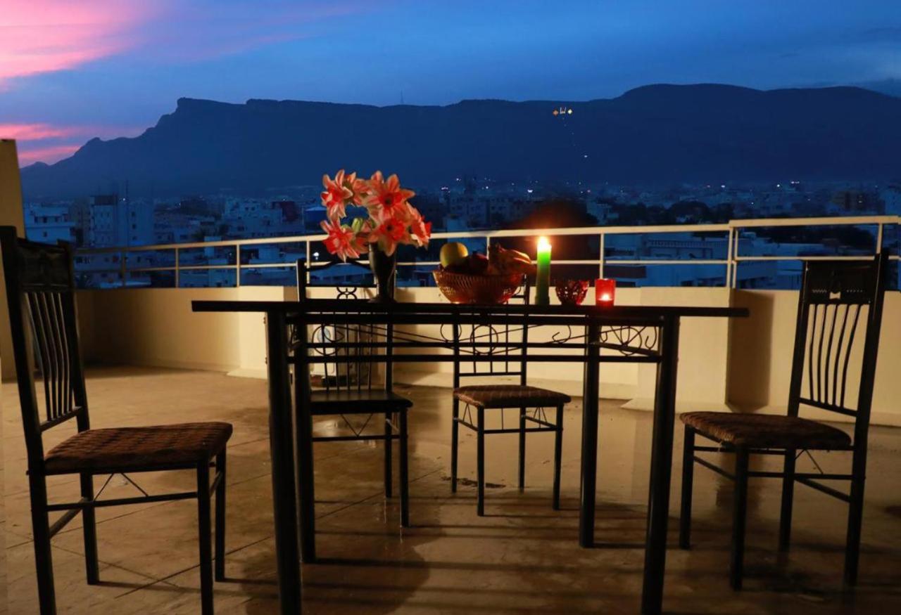 Truelife Homestays - Alamelu Avenue - Fully Furnished Ac 2Bhk Apartments In Tirupati - Walkable To Restaurants & Super Market - Fast Wifi - Kitchen - Easy Access To Airport, Railway Station, Sri Padmavathi & Tirumala Temple エクステリア 写真