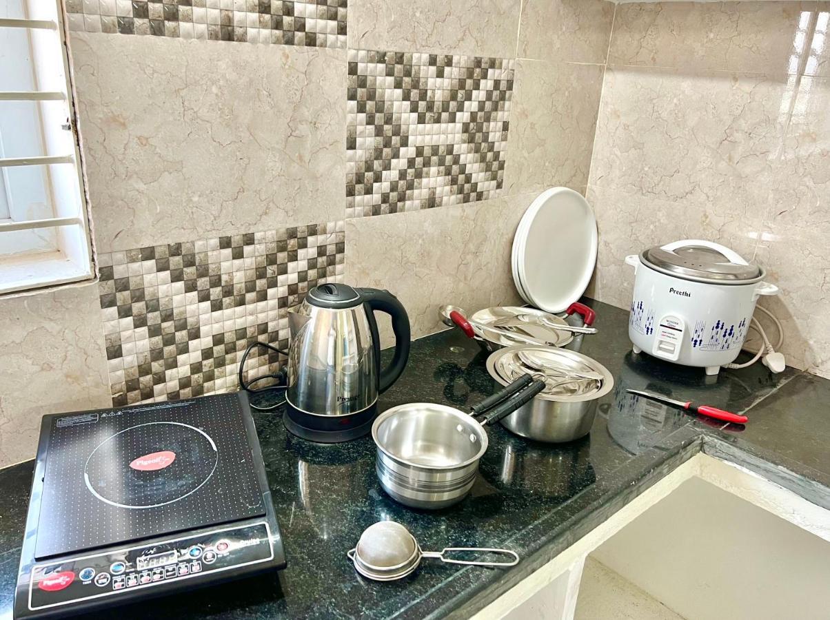 Truelife Homestays - Alamelu Avenue - Fully Furnished Ac 2Bhk Apartments In Tirupati - Walkable To Restaurants & Super Market - Fast Wifi - Kitchen - Easy Access To Airport, Railway Station, Sri Padmavathi & Tirumala Temple エクステリア 写真